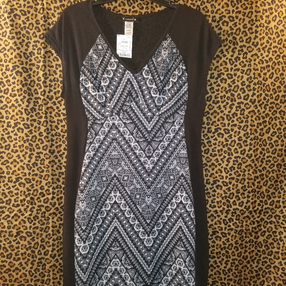 Women's Dress - Picture 1 of 8